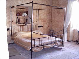 2005 - La Bastide bleue, en Ardèche du sud